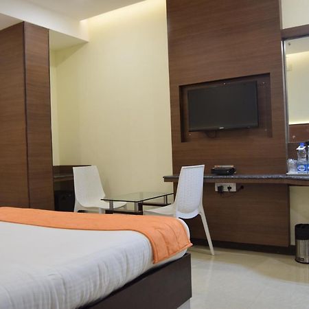 Thiviyam Airport Hotel Ченнаи Экстерьер фото