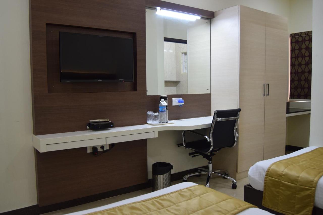 Thiviyam Airport Hotel Ченнаи Экстерьер фото